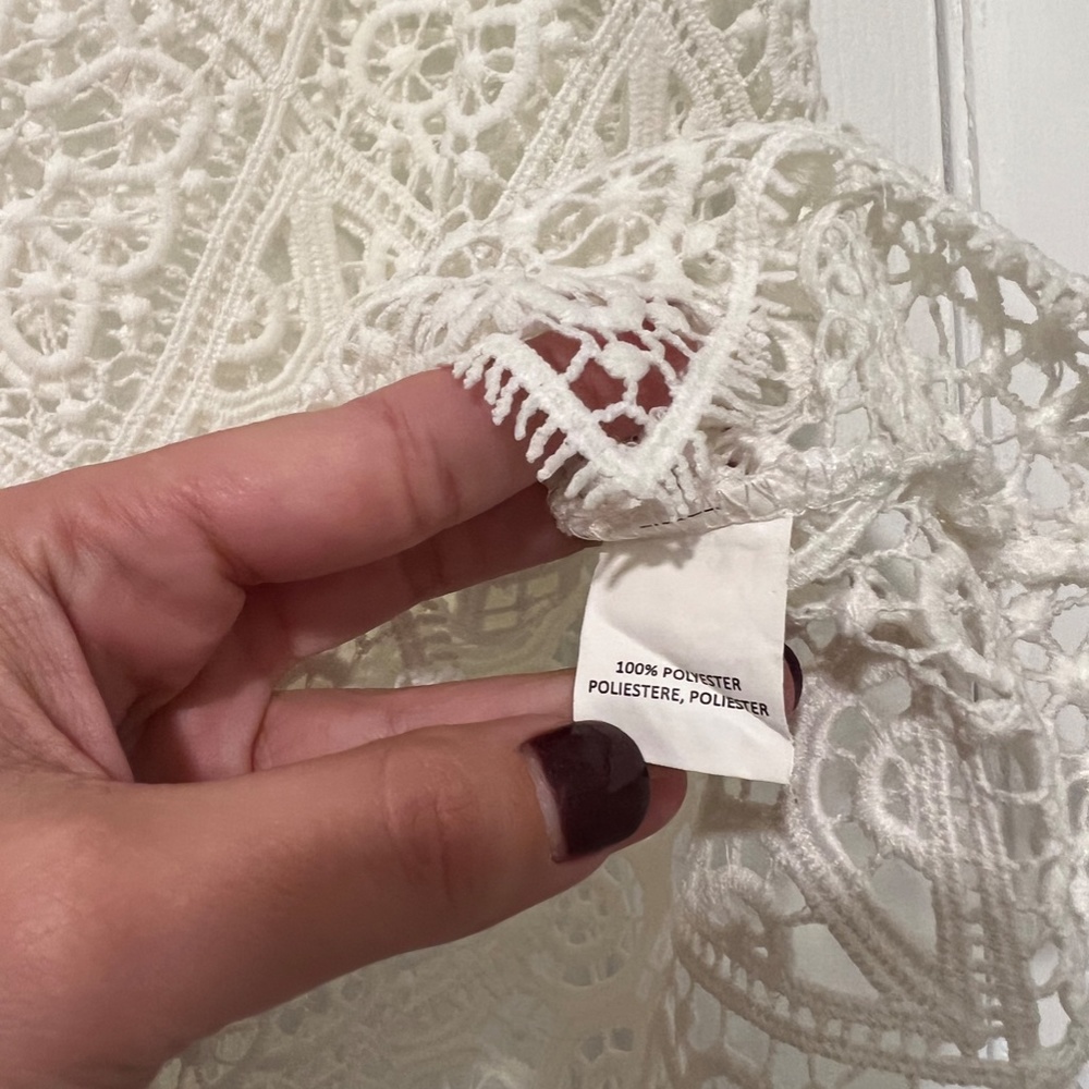 Deletta - Lace pullover Shell - Picture 4 of 5